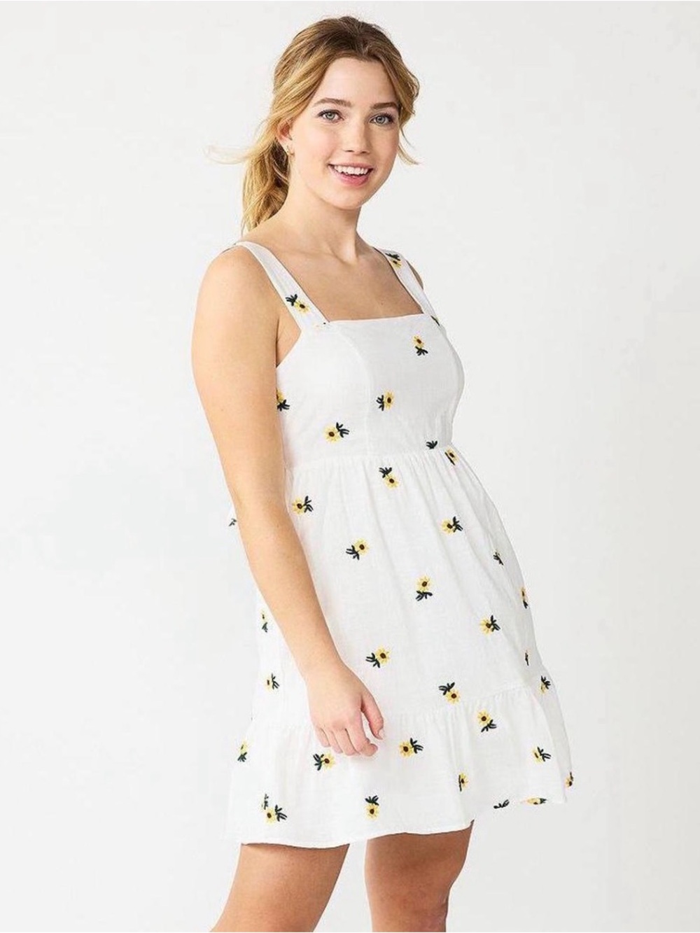 Rewind Women’s Sz XL White Sunflower Embroidered Sundress